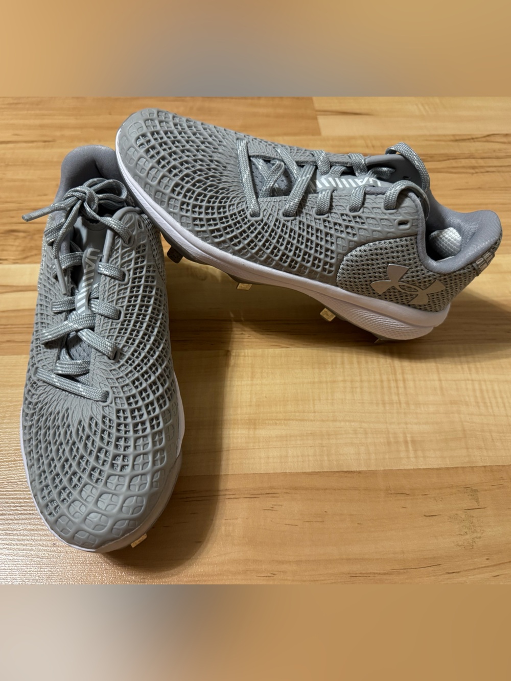 Under Armour UA Glyde 2 MT Metal Softball Cleats Gray US Women's 6.5 & 9 NEW